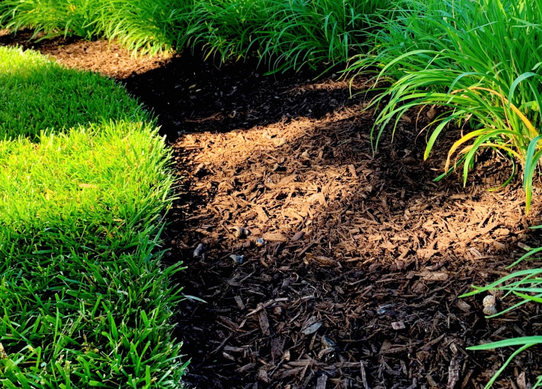 Landscaping material and mulch in Missouri